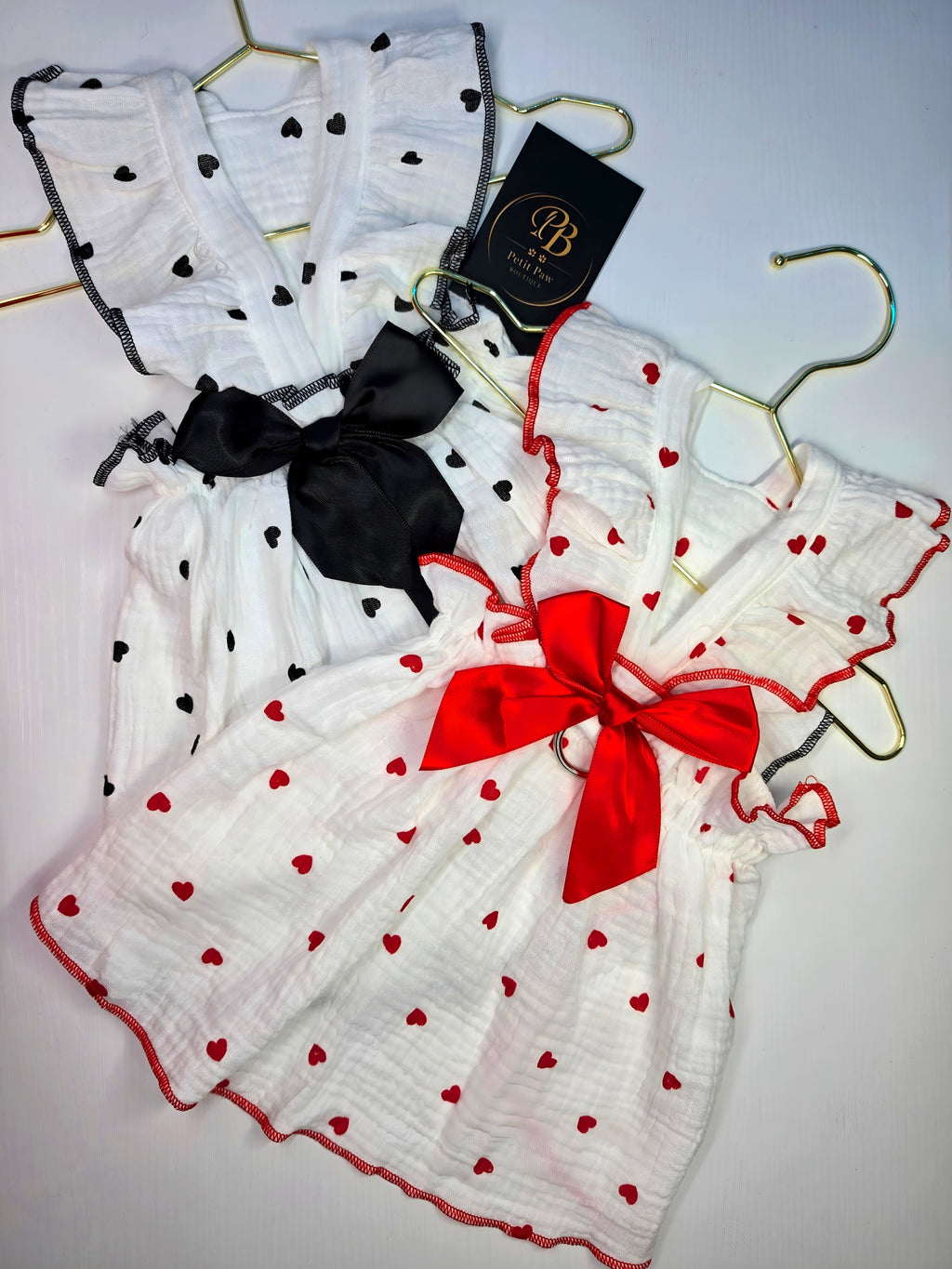 vestido de muselina con corazones para perros