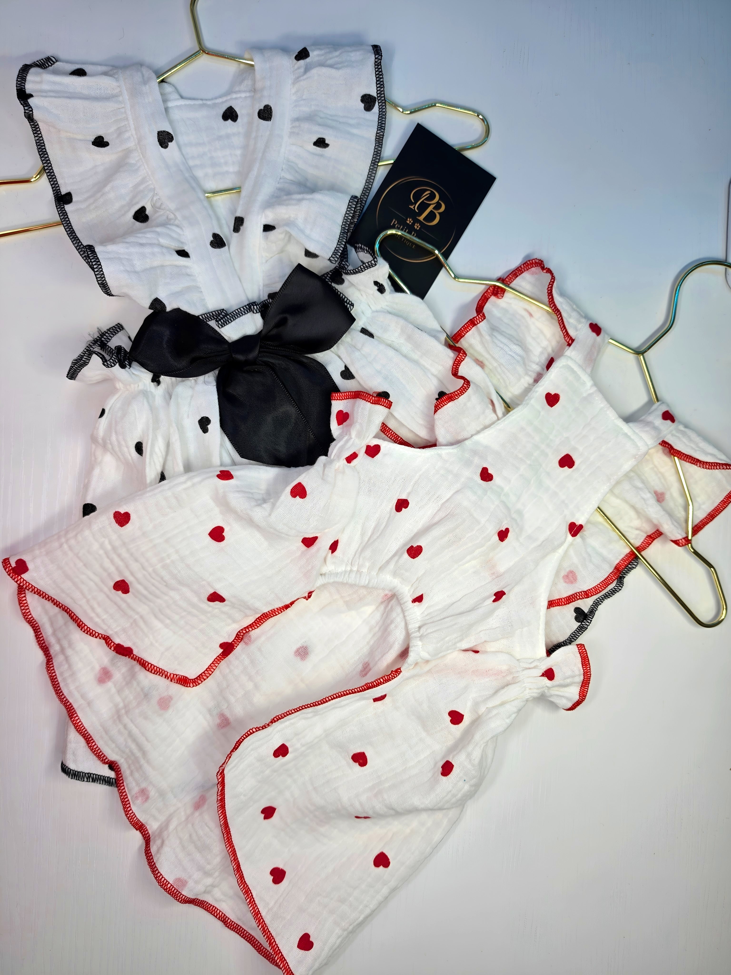 vestido de muselina con corazones para perros